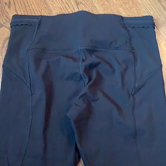 Lululemon Black Crop Mesh Leggings - Picture 5 of 7